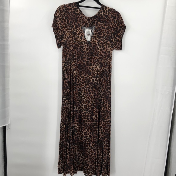 torrid Dresses & Skirts - Torrid Dress Size 00 (M/L 10) Animal Print, mafia wife core